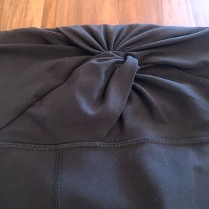 Lululemon Black High Waist Twist Bow Ankle Length Yoga Pant Size 10
